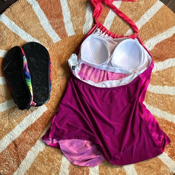 Aqua green small tie dyed tankini top and 9/10 swim shoes - Picture 8 of 12